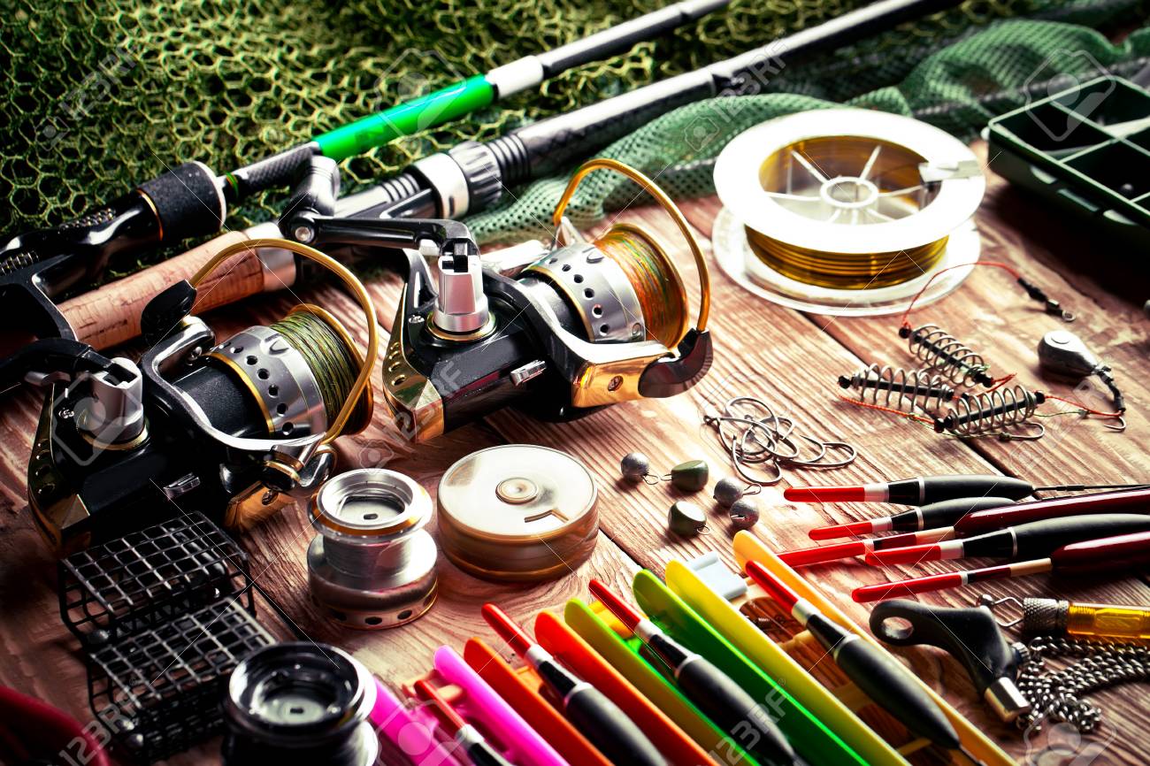 Nguồn hàng sỉ đồ câu cá siêu rẻ cho dân kinh doanh 14 92231561 fishing accessories in the composition on the table